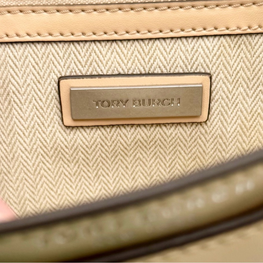 Tory Burch Beige Scalloped Leather Crossbody with Silver Chain - Picture 10 of 14